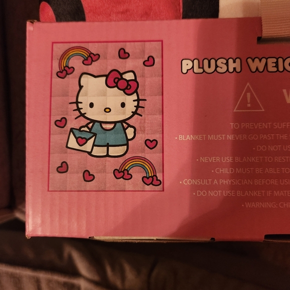❤️Hello Kitty❤️PLUSH Hearts & Rainbows Weighted Blanket 36'' x 48'' NIB - Picture 4 of 4